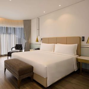 Suite on Spa Laundry Food & Transportation